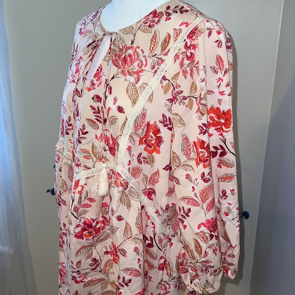 ✨NWT✨ Mellóday Floral Dress - Picture 2 of 4